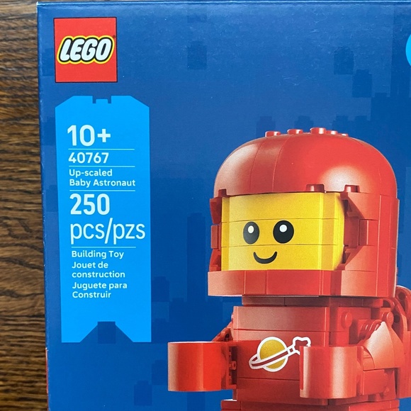 *NEW* LEGO Up-Scaled Baby Astronaut 40767 - Picture 7 of 7